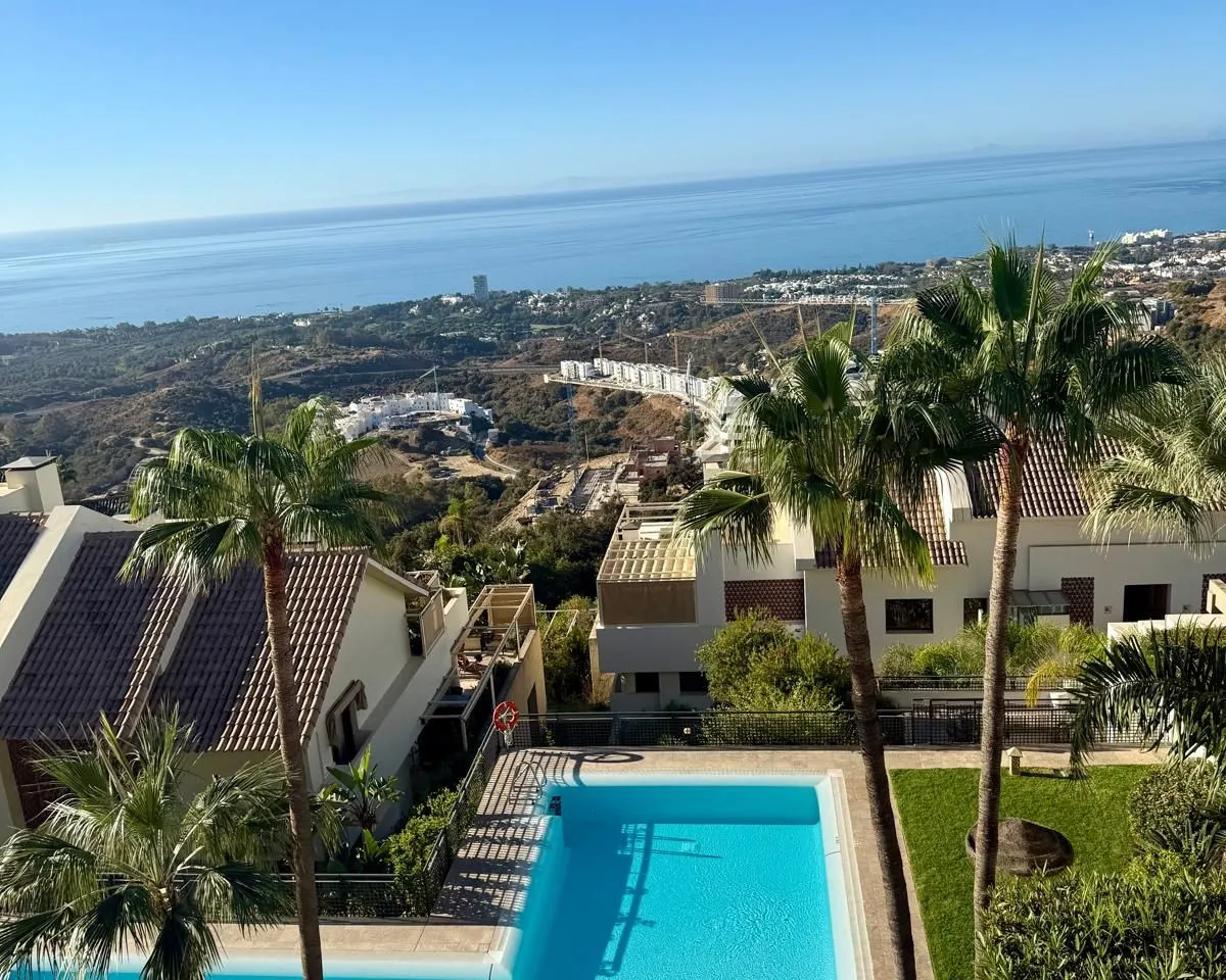 874b195f-60d7-40e3-b898-19e475563d2a