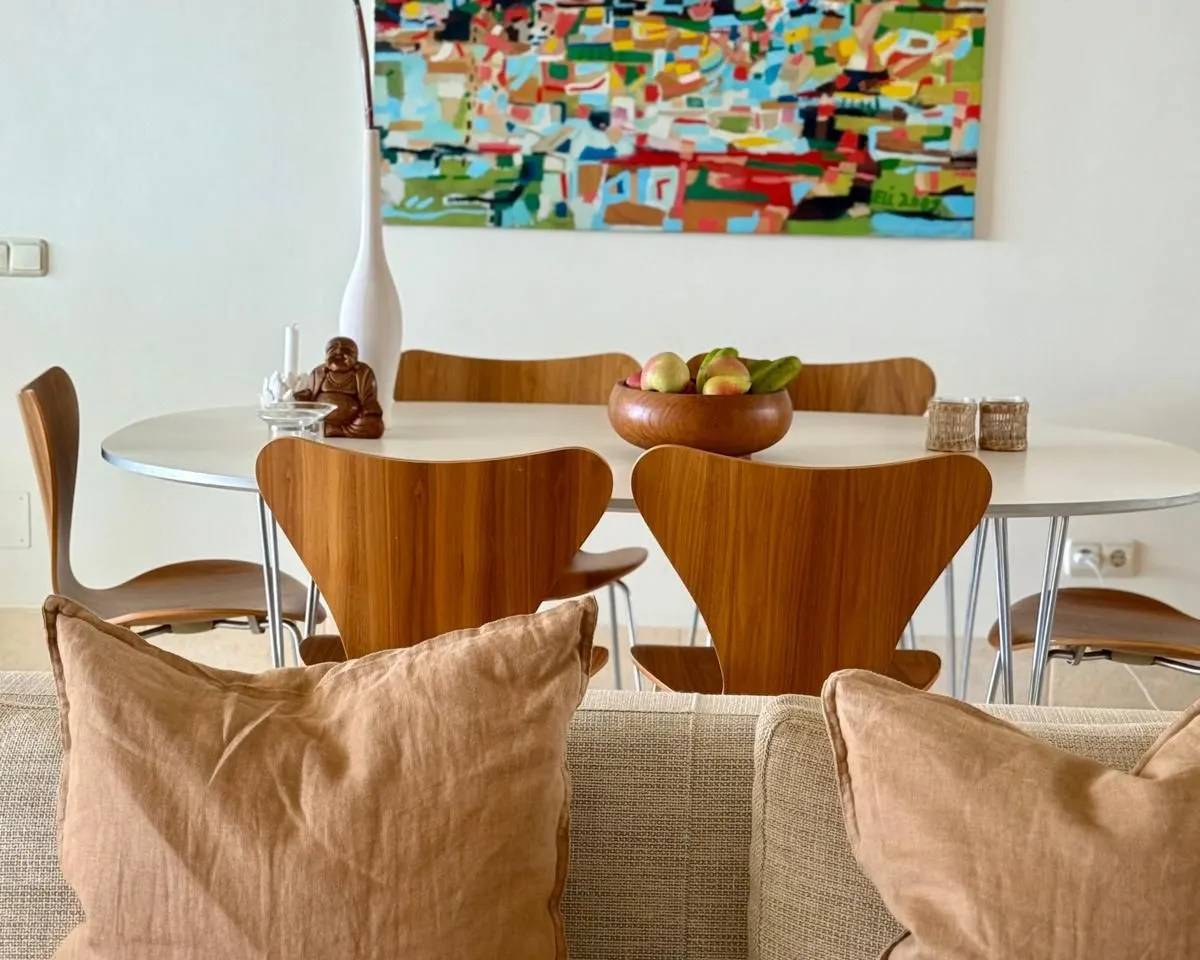 b7c78d18-5296-4f1a-84f0-f87b192c8381