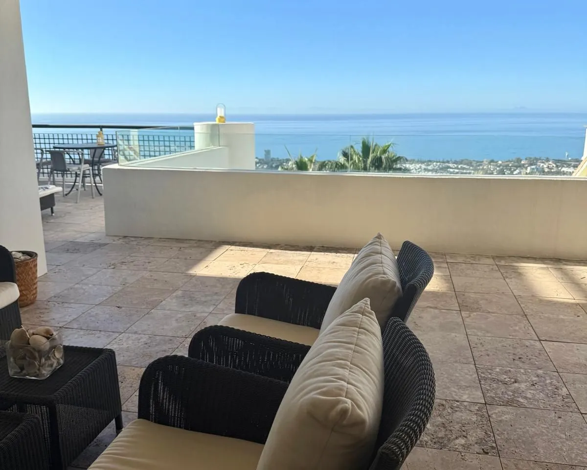 c5e95516-f4bd-4f25-bfef-f99b75104ce8