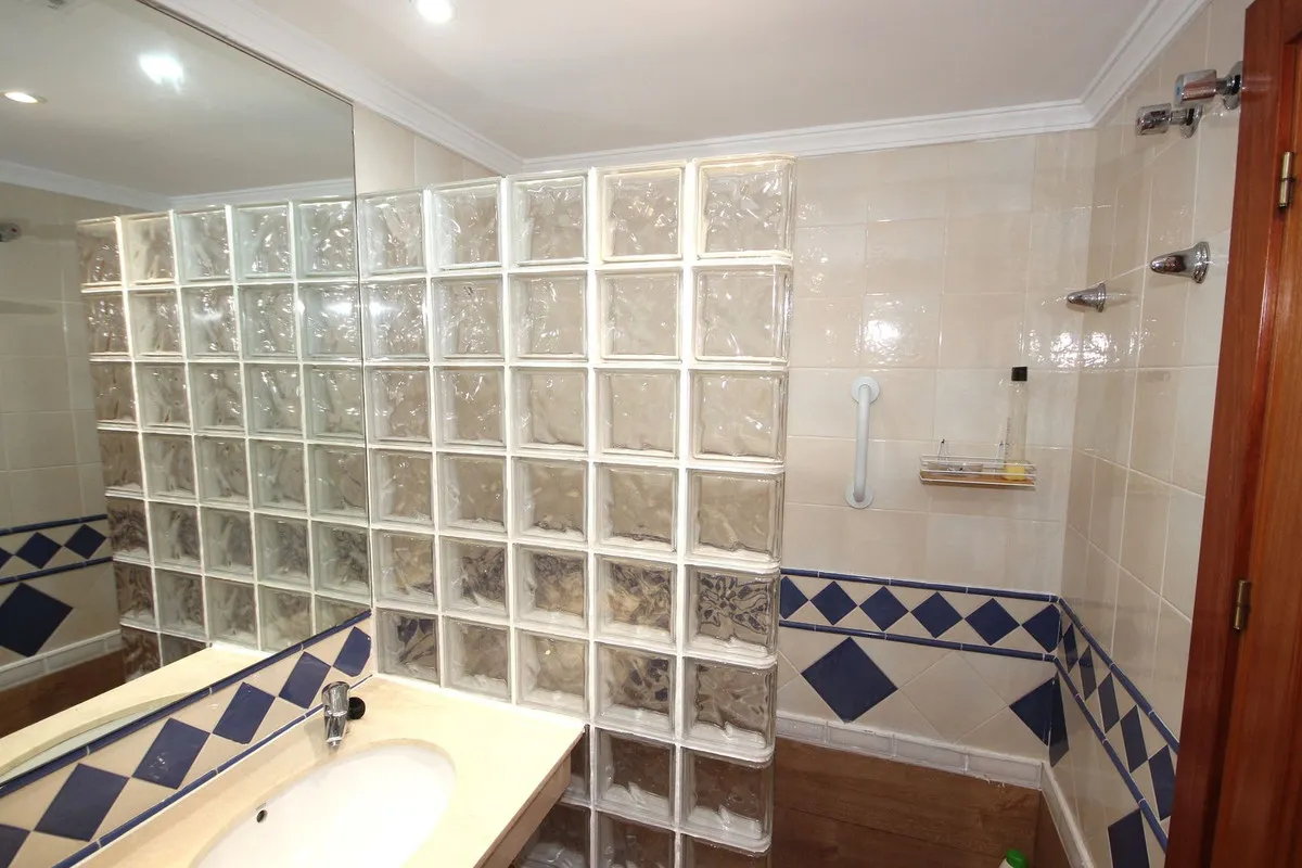 05b85ec7-9439-48f6-a7c5-23106894b636