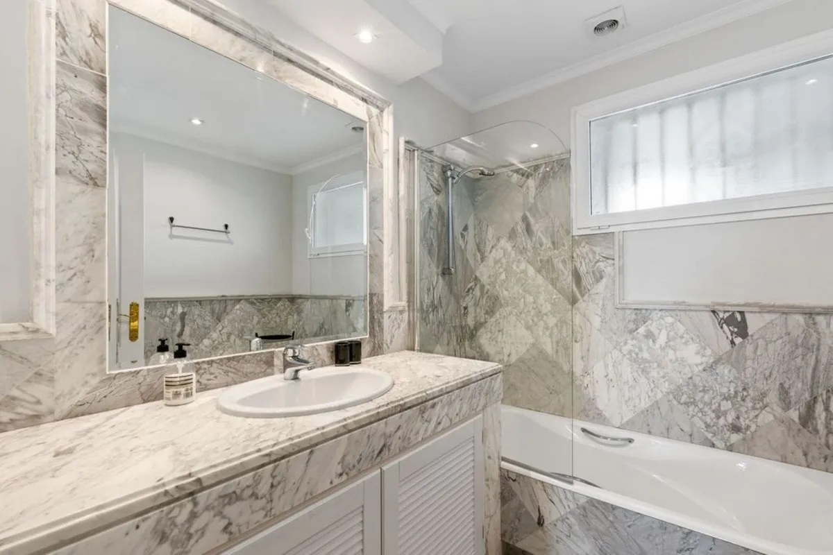 56b5bf56-6f49-44c2-bd11-2facb602f925