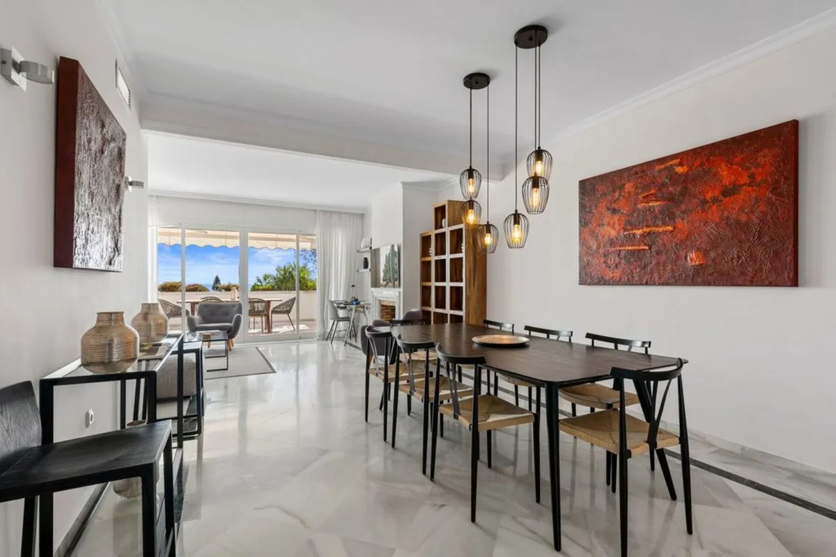 c4b4102c-bc9c-42f9-8f87-767e77e6fb46