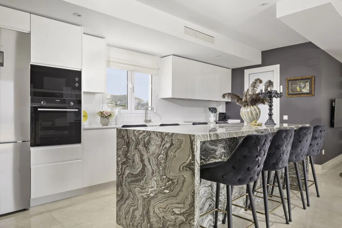 4d8e3f79-ed7d-4e20-9ee6-fdf1bebbaa95