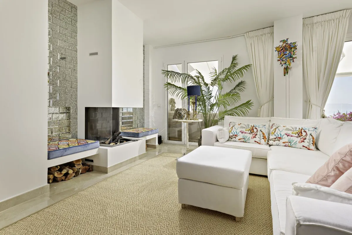 74db1827-ad0d-4126-8981-919790f1f7df