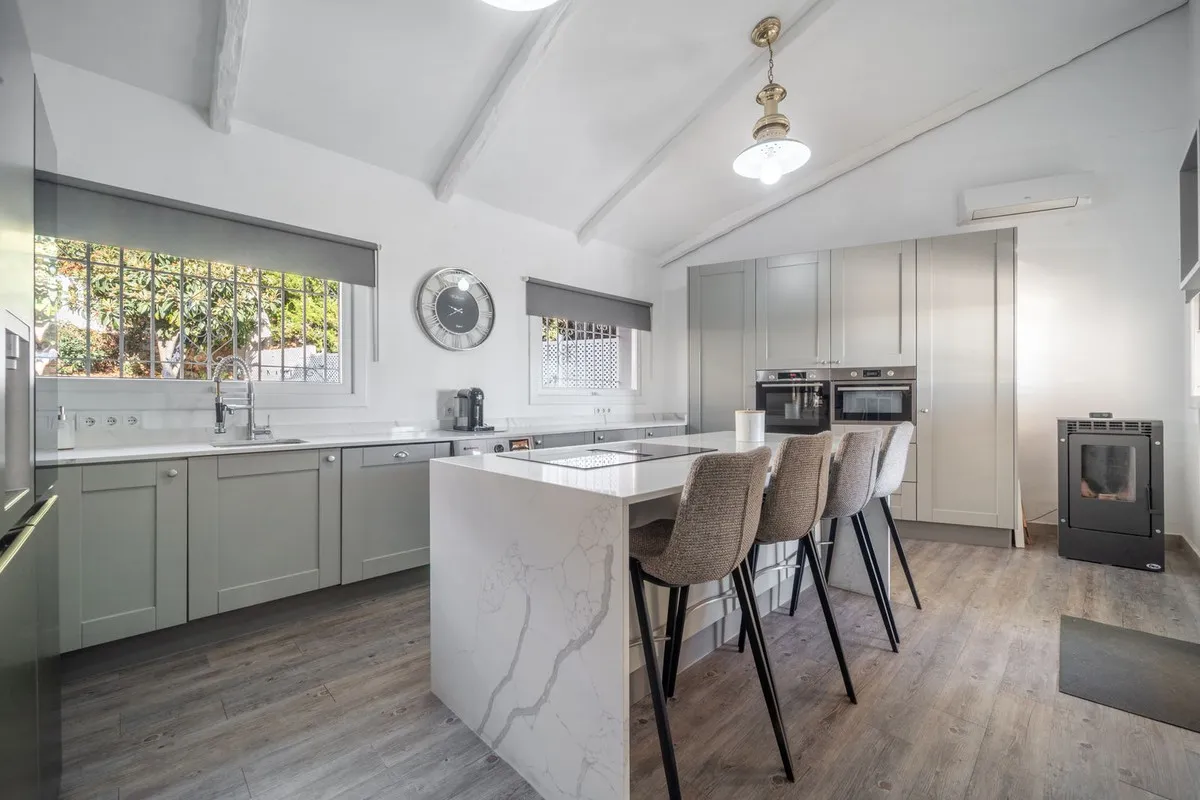 5035a9df-d081-4933-8a53-6585238aa861