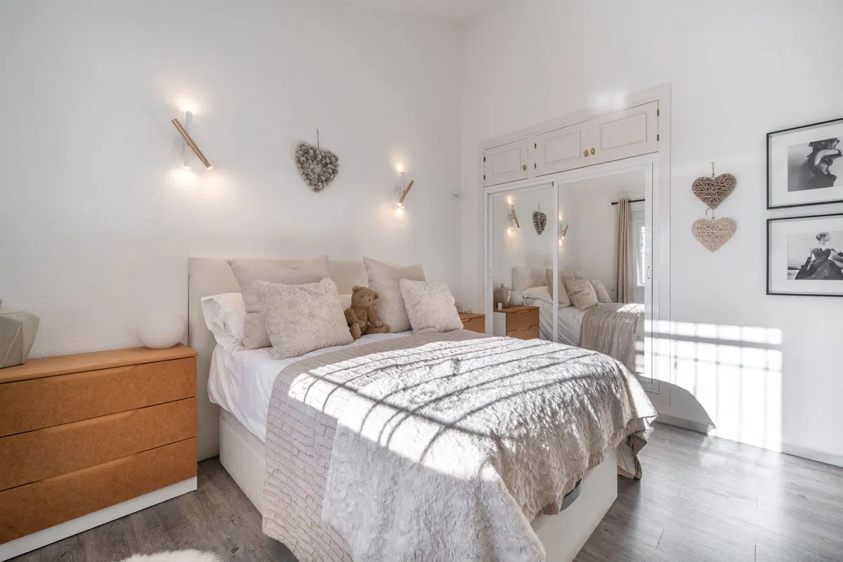 5fd71201-7f5d-4fa5-a697-56d4d1b067e9