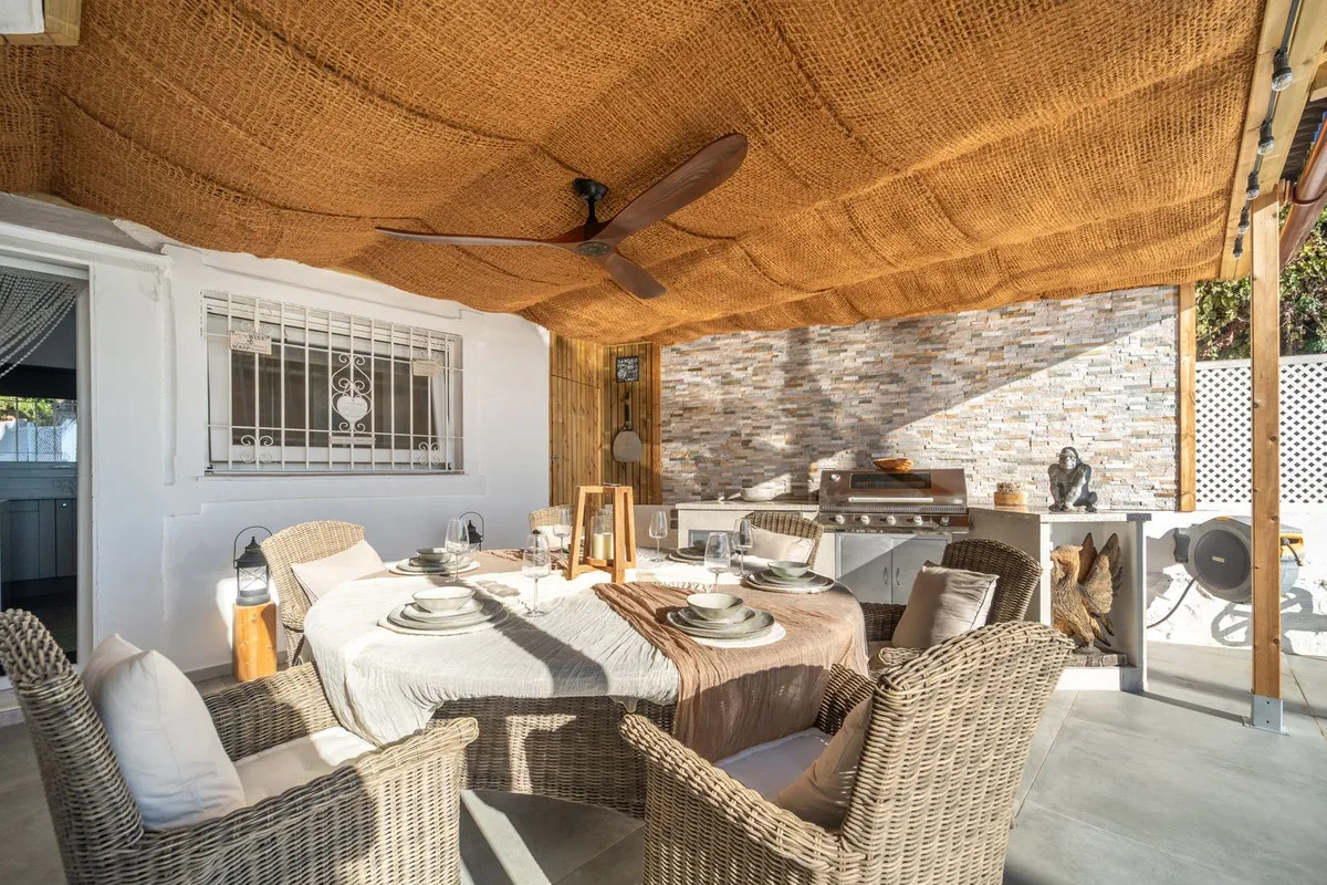 aca81d92-c62a-4cfd-adc1-edf0a9cf0991