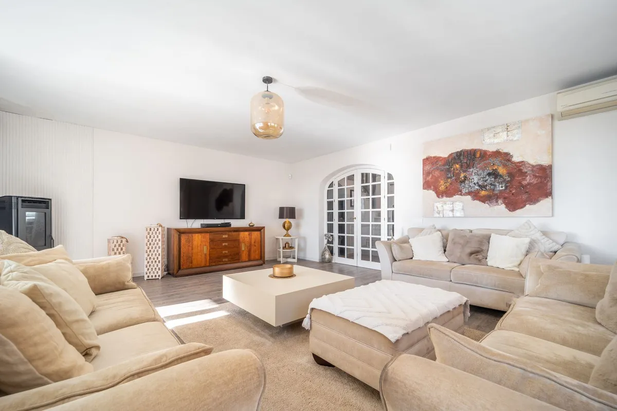 ee77f432-866d-425c-8f0d-42df67739f99