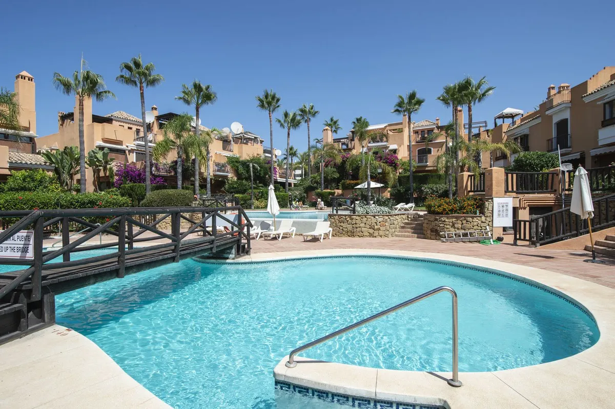 1b10e535-c299-4c92-9f92-7ad72a8d7599