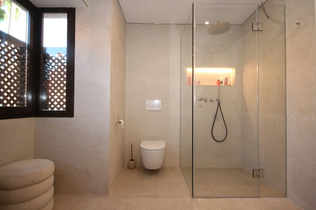 a1309d27-6e98-48cc-9aa0-102d6c8efc58