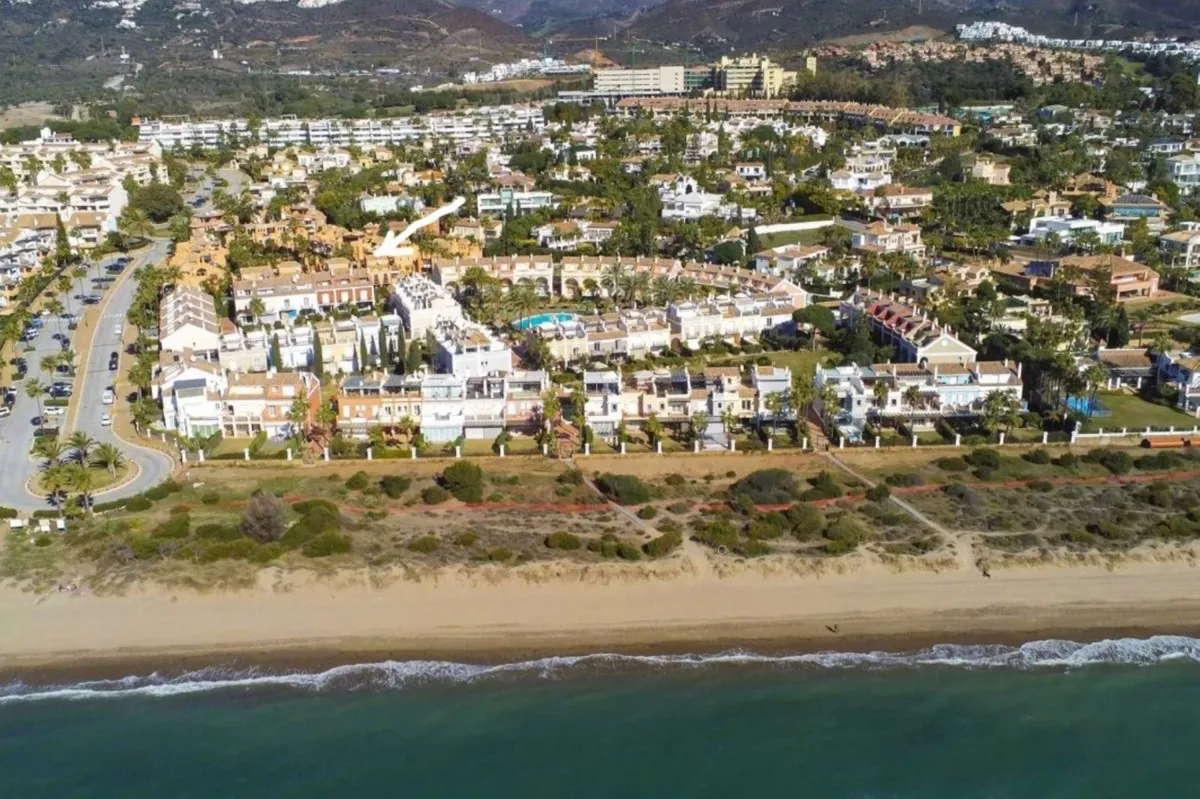 ead91dcb-d3dd-4a40-bfcb-065b44161860