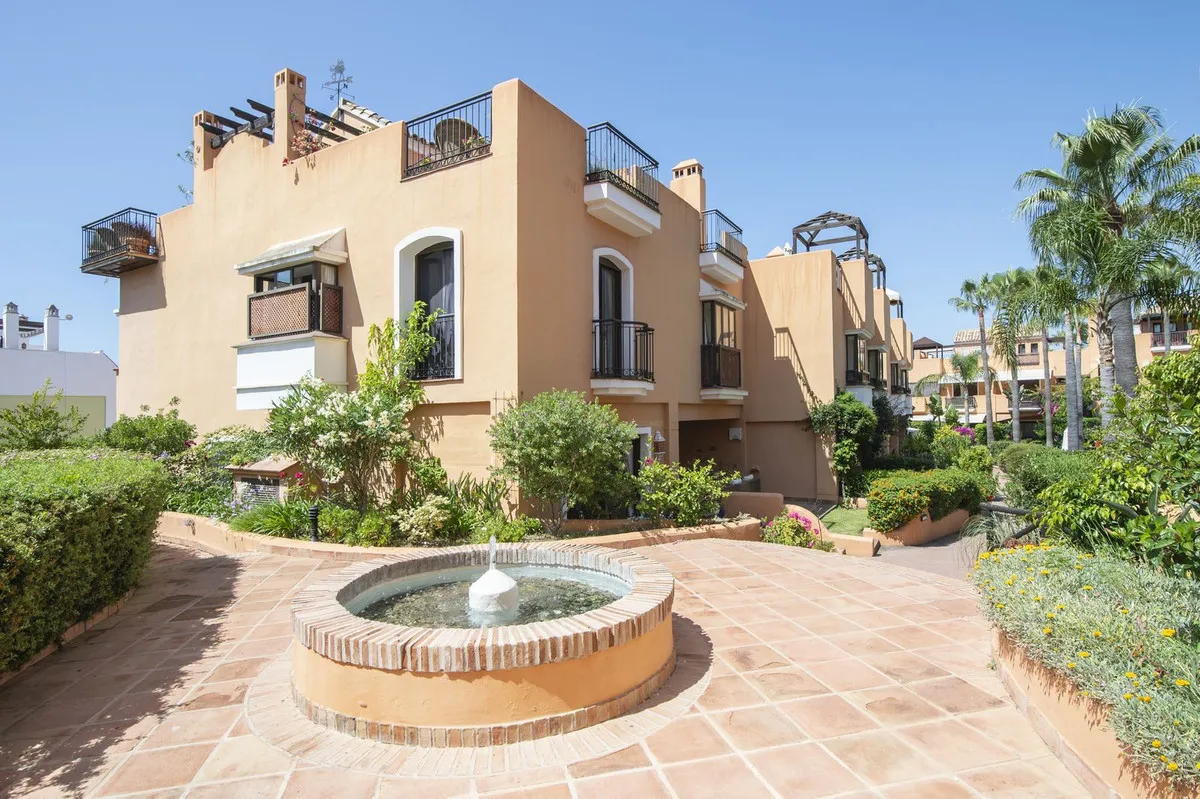 f8f33305-19ac-45d1-be27-f8083c814464