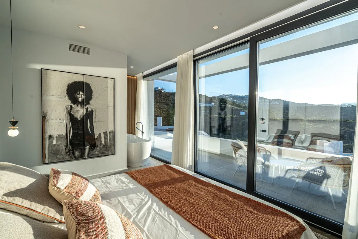 bcbb01b0-5f8a-462b-9849-9d15d15bf04f