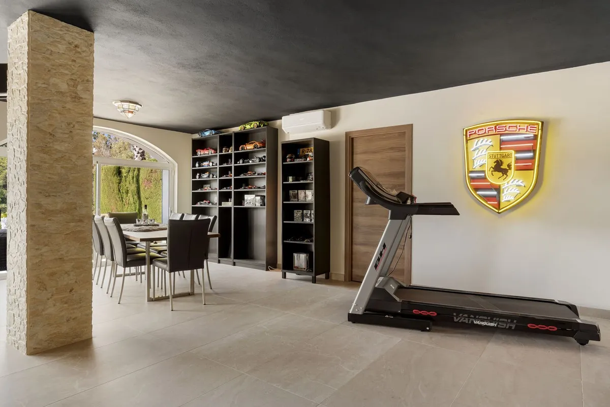 22a9ad0a-074c-466b-9944-68db2013fc59