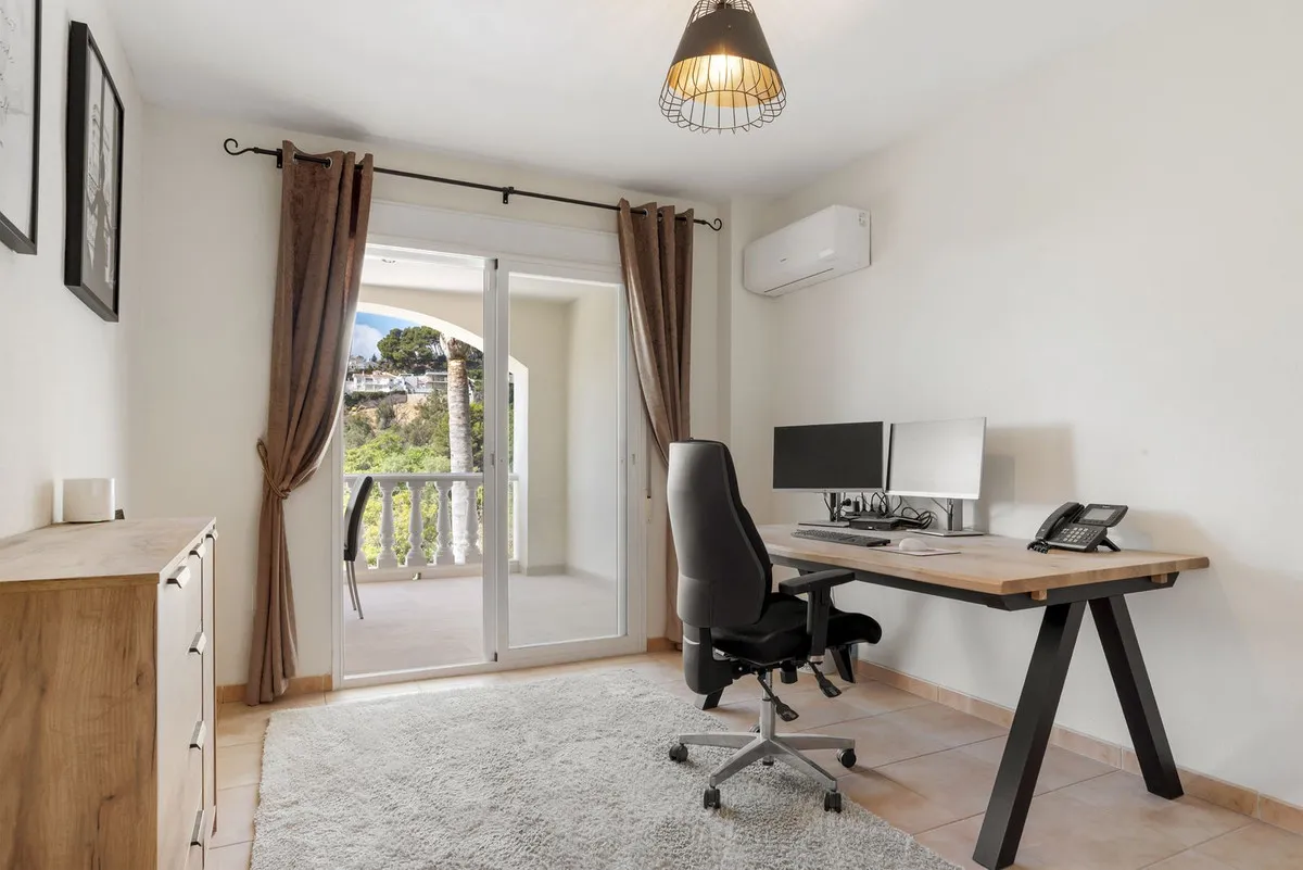 73d3e51b-13a2-4e7d-a439-5ffeb285263f