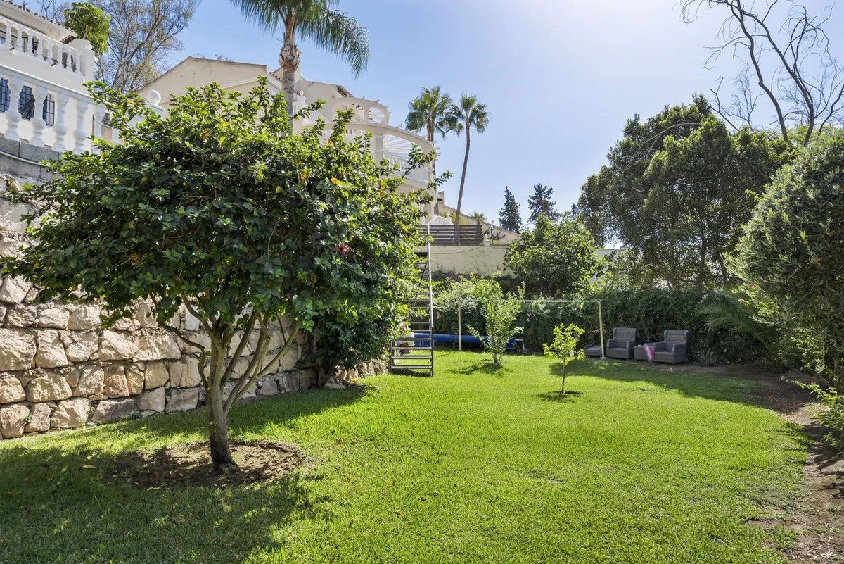 8984f6fb-43fe-444a-b254-6cc33612fcb0