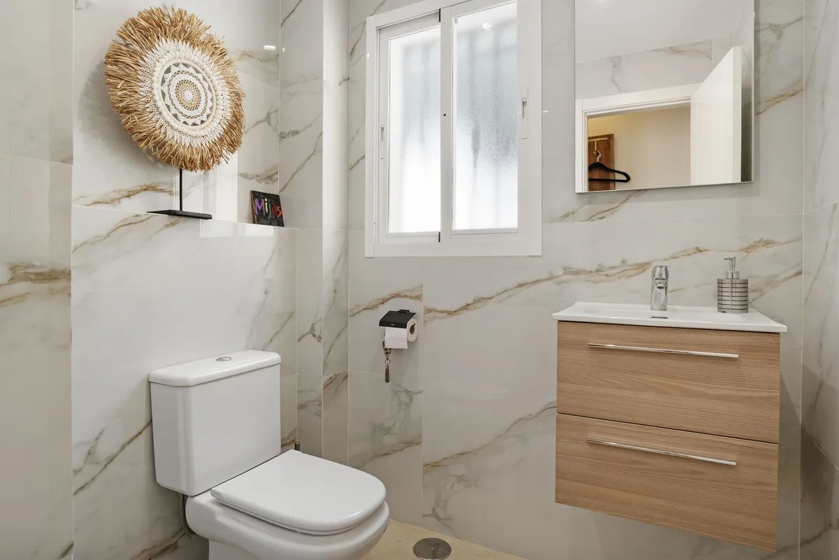 c1e0bd36-8048-4576-803f-48a3d6fc937a