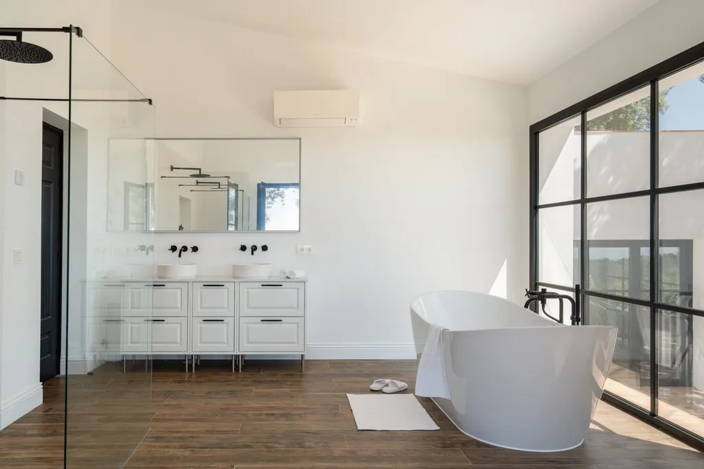 a9b1d56c-e12f-417b-89de-8e029aa3924c