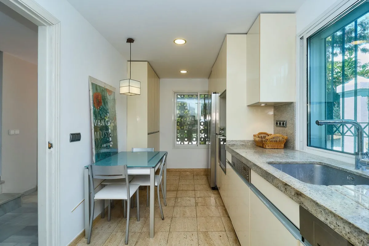 1320f8e0-894b-4d98-9a2b-36fb89c294dc