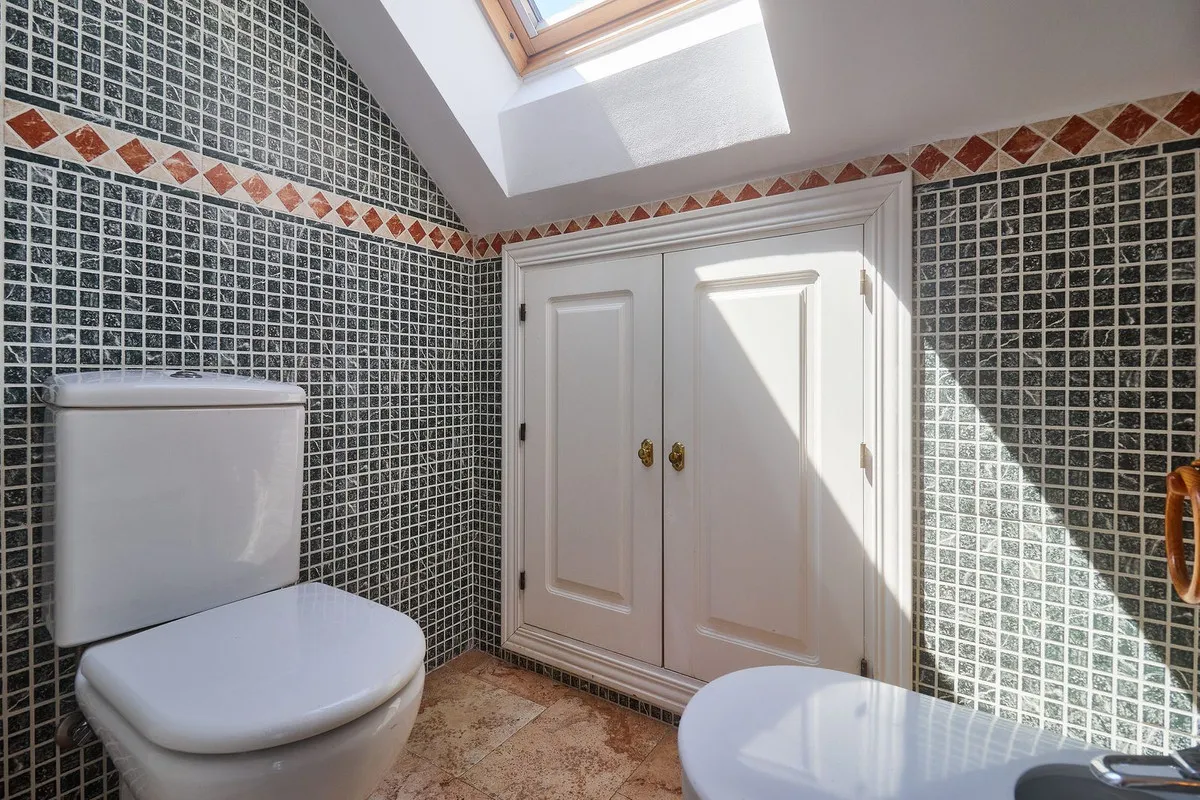 7e86c768-951e-43e6-a68e-2b1d48351926