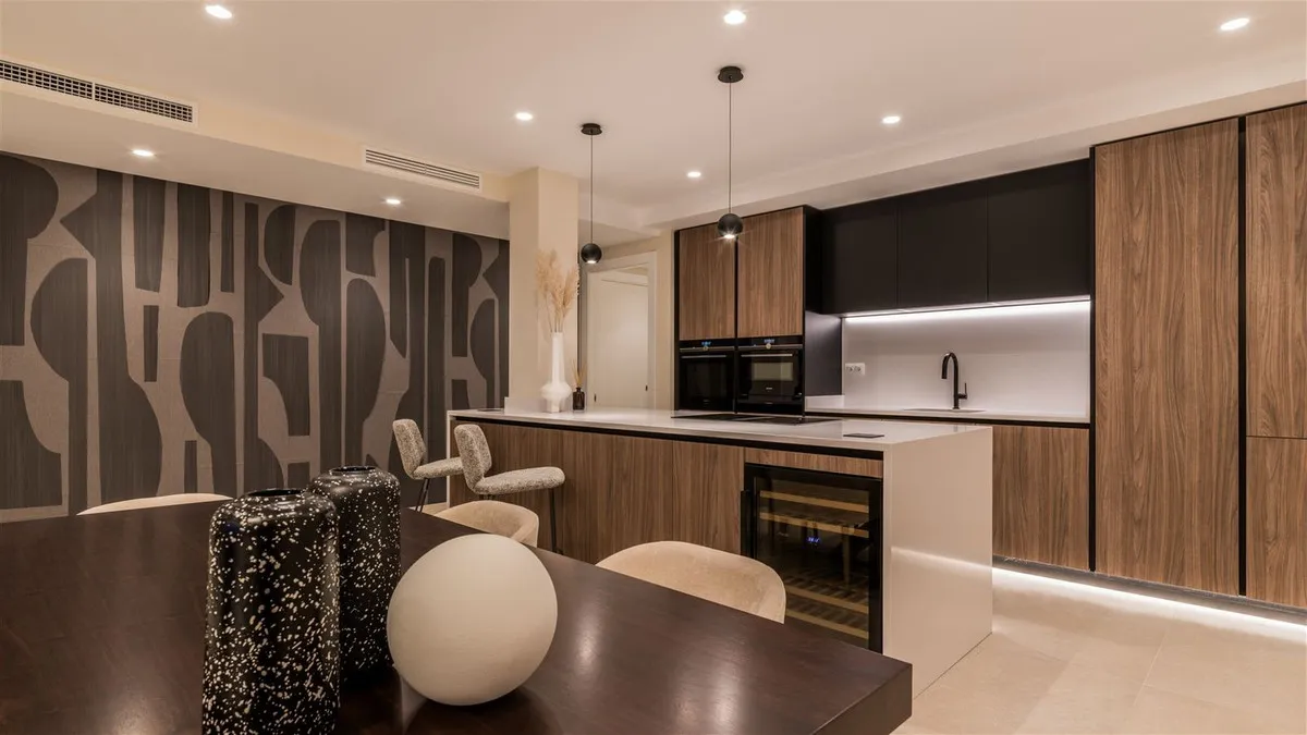 8b77a255-201a-43f1-b667-af725ce11a47