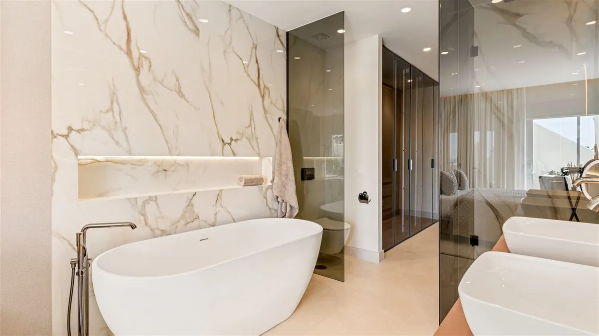 9590a9df-8b44-472a-9c86-fa1a6a87e47b