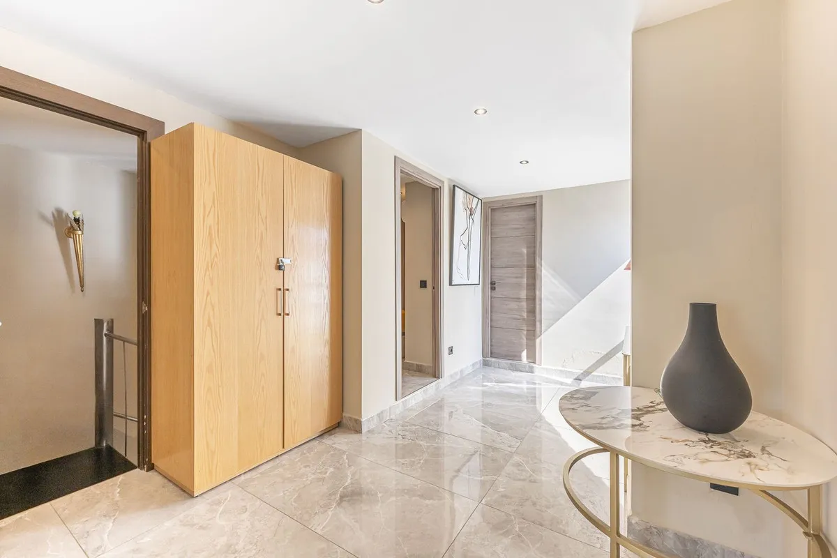 69a2eec7-5ac8-4f6b-8f4d-d67996543103