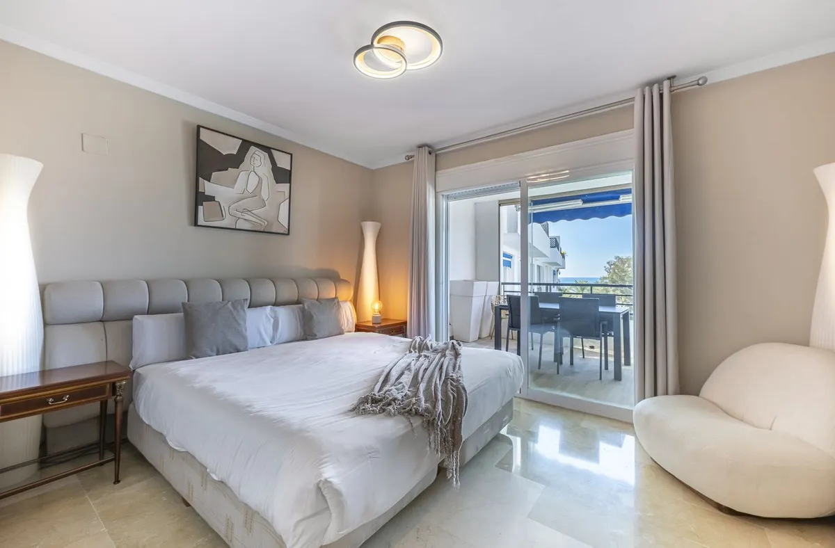 7d0986d7-d90f-46c9-a183-e3080f2d1d64