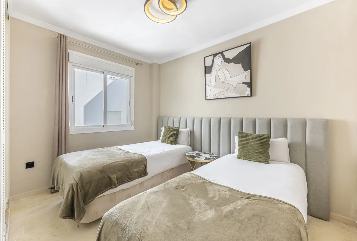 bb79d823-08e7-4d37-8751-fc60f7ca1059