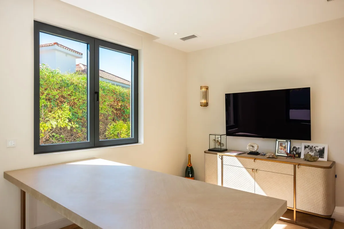 cbab5b37-3bfd-4458-988f-35719ae1a66f