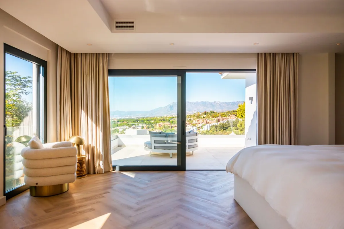 ff798d87-68f4-41fb-933c-5d3190ac649c