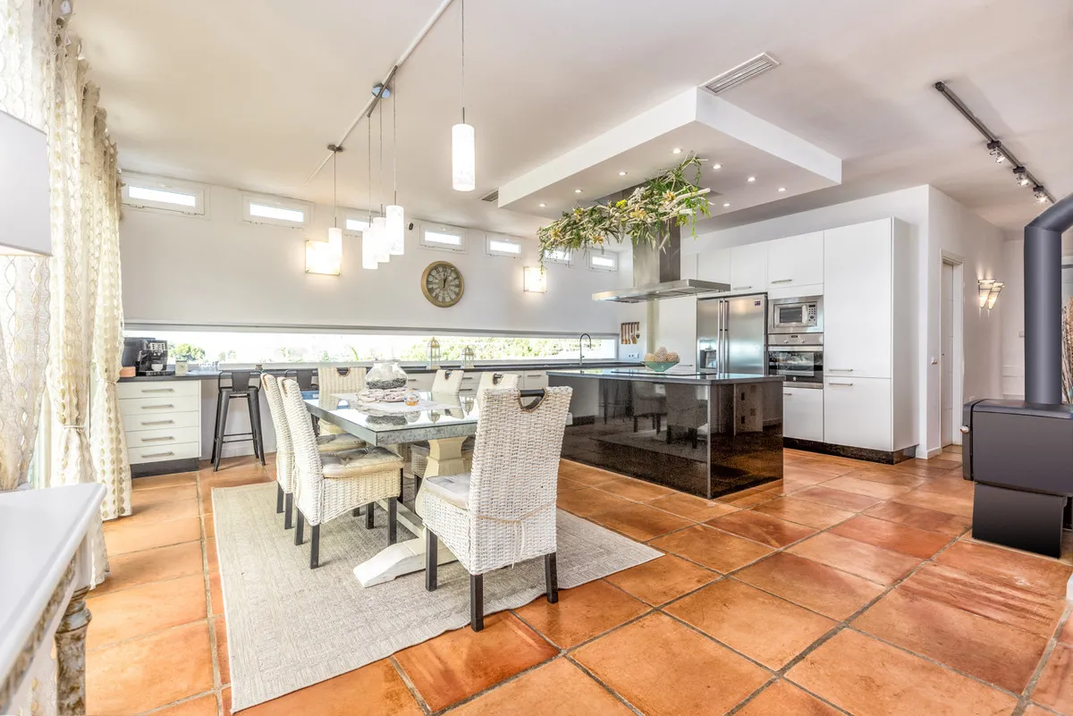 68a742a9-ee20-4aac-97a0-dadad743459d