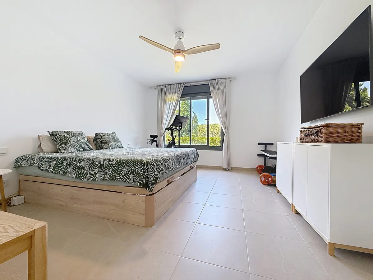 735aabf9-e905-4ae5-a051-3bf5109b3444