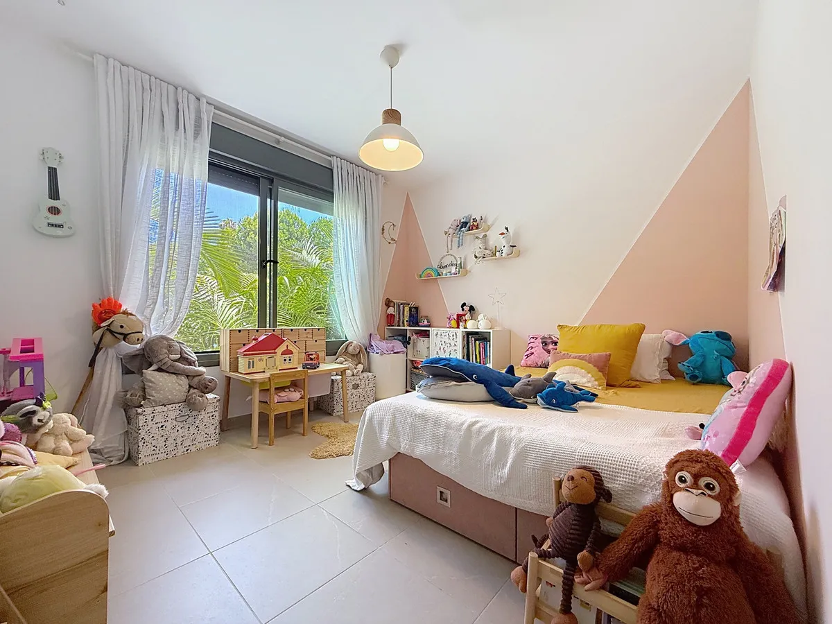 9f979118-38a8-42cd-a9be-53cfcf5820b1