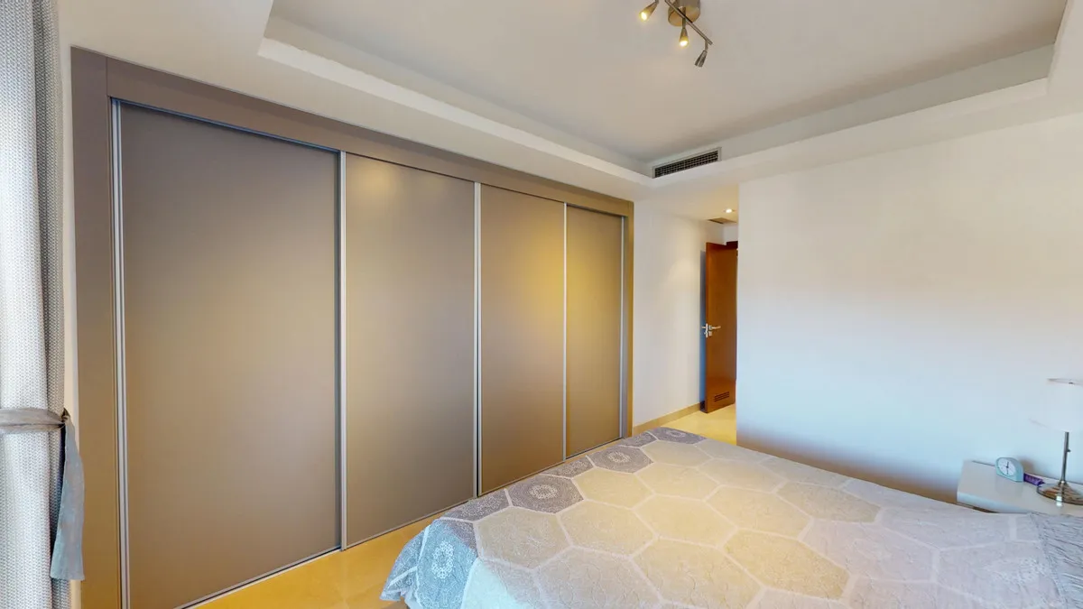 155d4046-e9c8-42db-8b01-c63d338bd60b