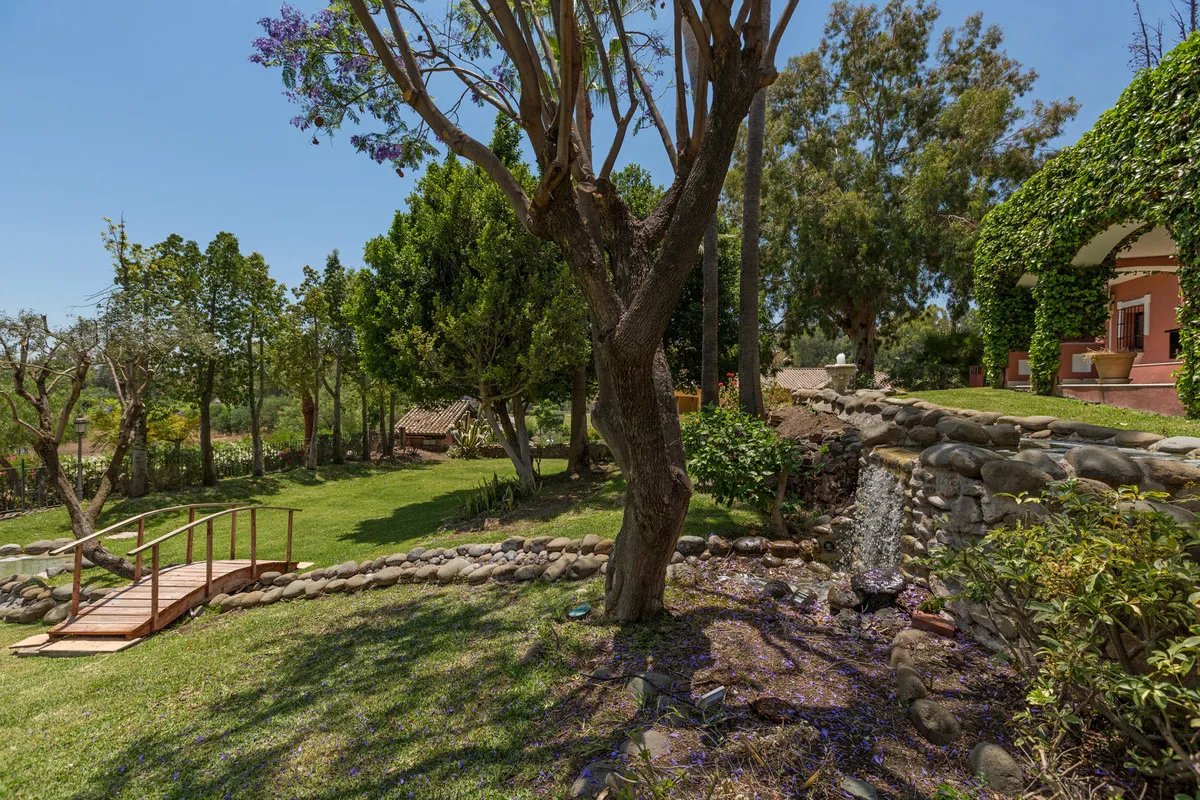 74ebc80f-c1d5-469d-8e20-3f5f33b74c5c