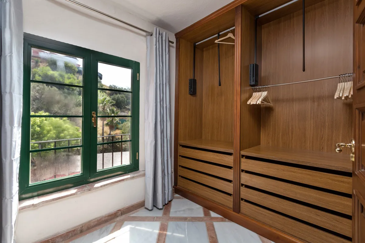 b0a60c5e-069c-4b66-b1bb-eb7551f50902