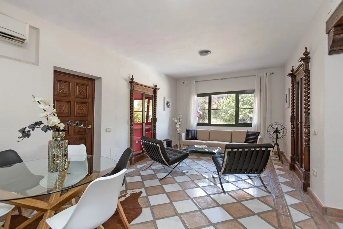 fc92eed9-823b-48ba-8c3f-8cb9e81b0499