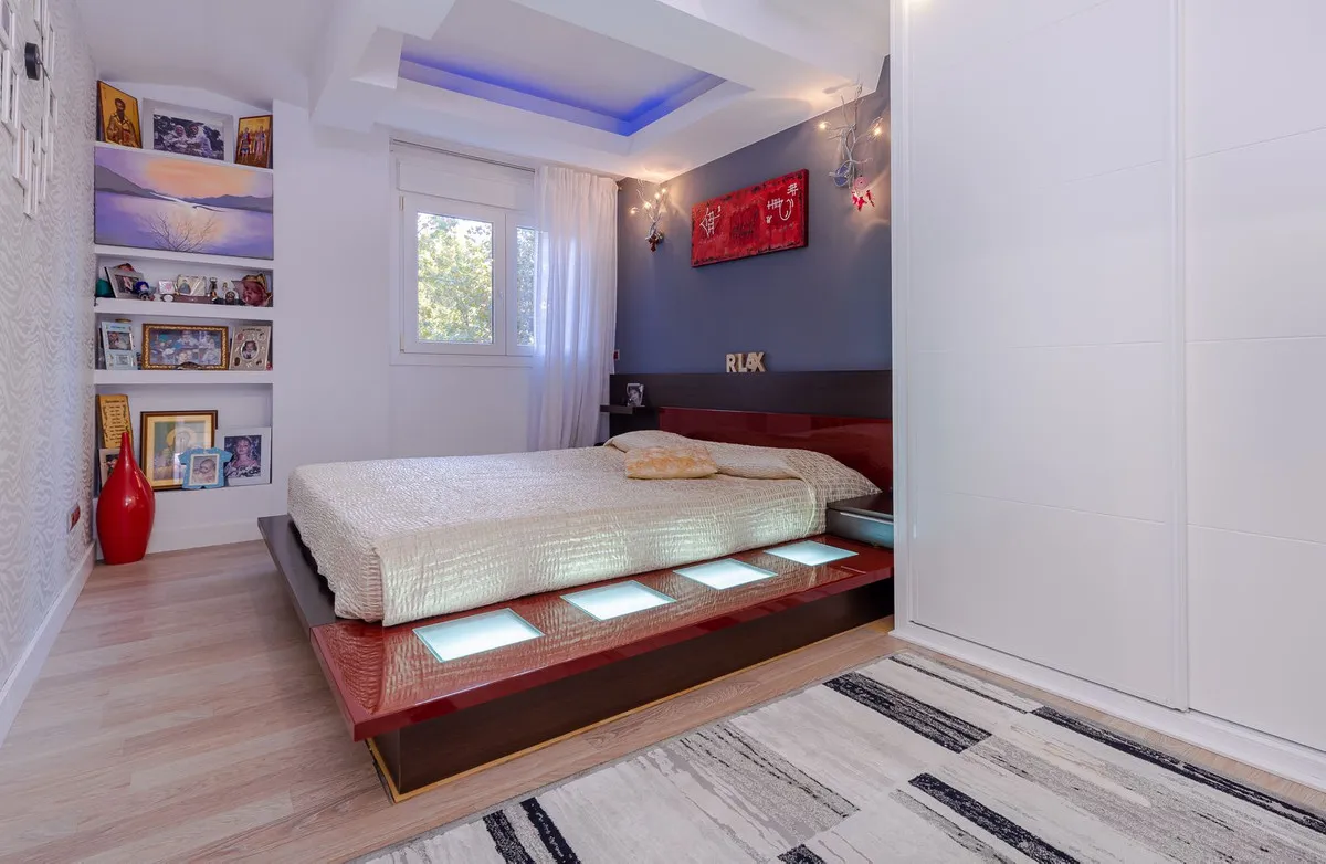 ef772bcf-5ba7-4cf6-b2dc-15ba2cf0e5d3