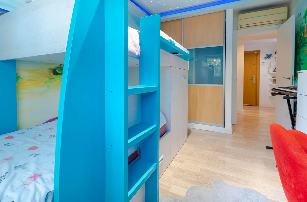 f176057b-de55-423b-83ff-c8b6b9be51a9