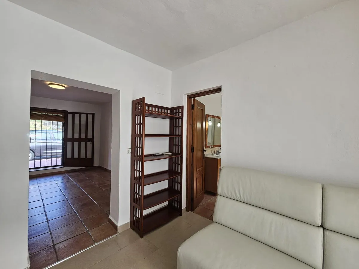 693f1d8d-69cb-4002-ad93-e7f1c3e398ef