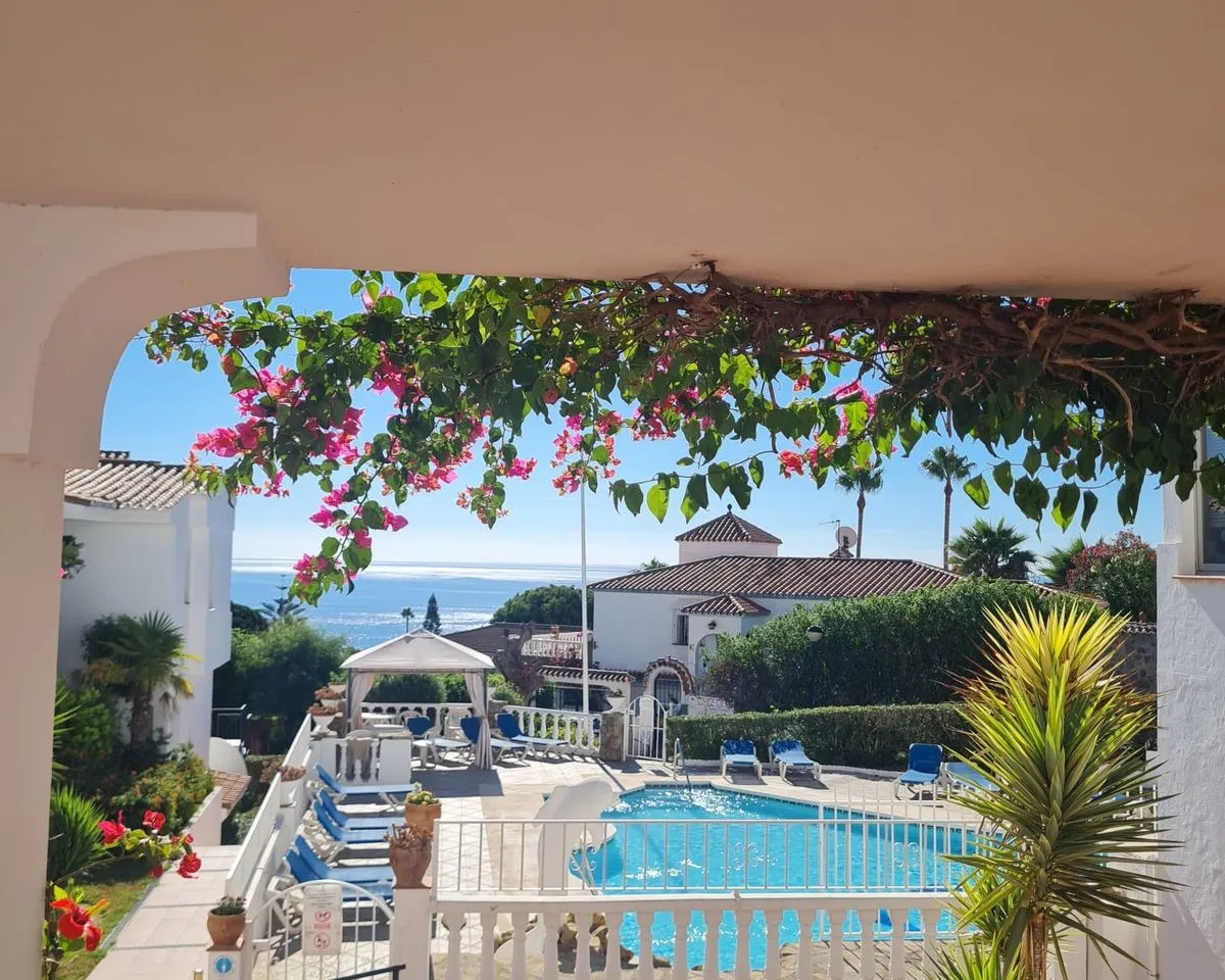 01cf4ee8-b4df-4b8e-b59f-f1c251771e7a