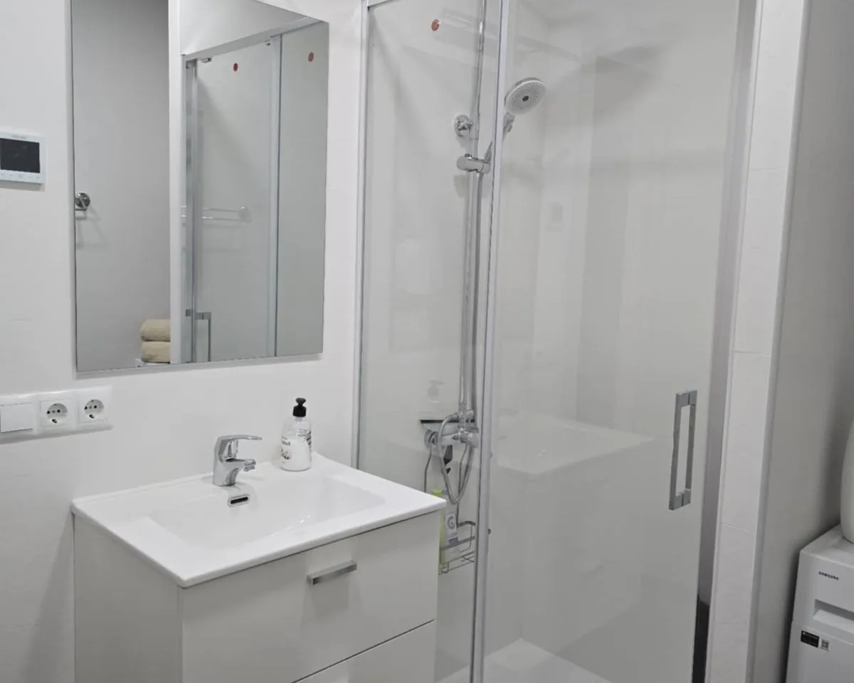 06ce2513-f889-4c74-9aac-3267e97e9947