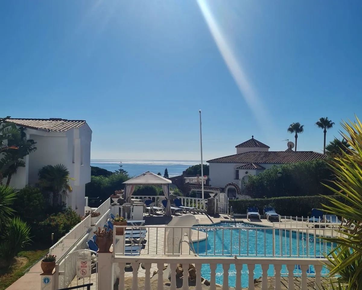 f13fed6e-7c7d-4100-8920-3729a3a30133