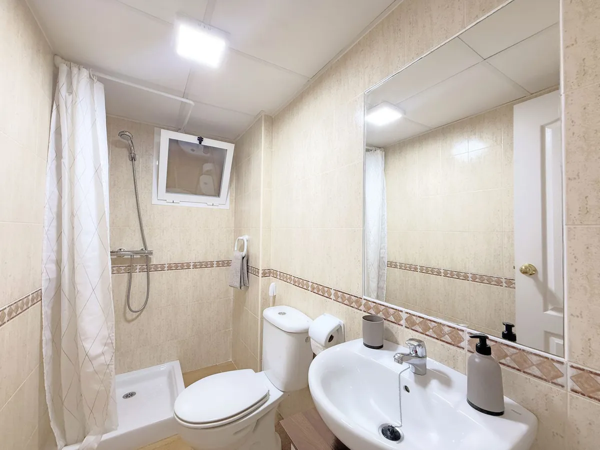 8aaff7f9-0832-4e2d-afe5-f5f3231f0e19