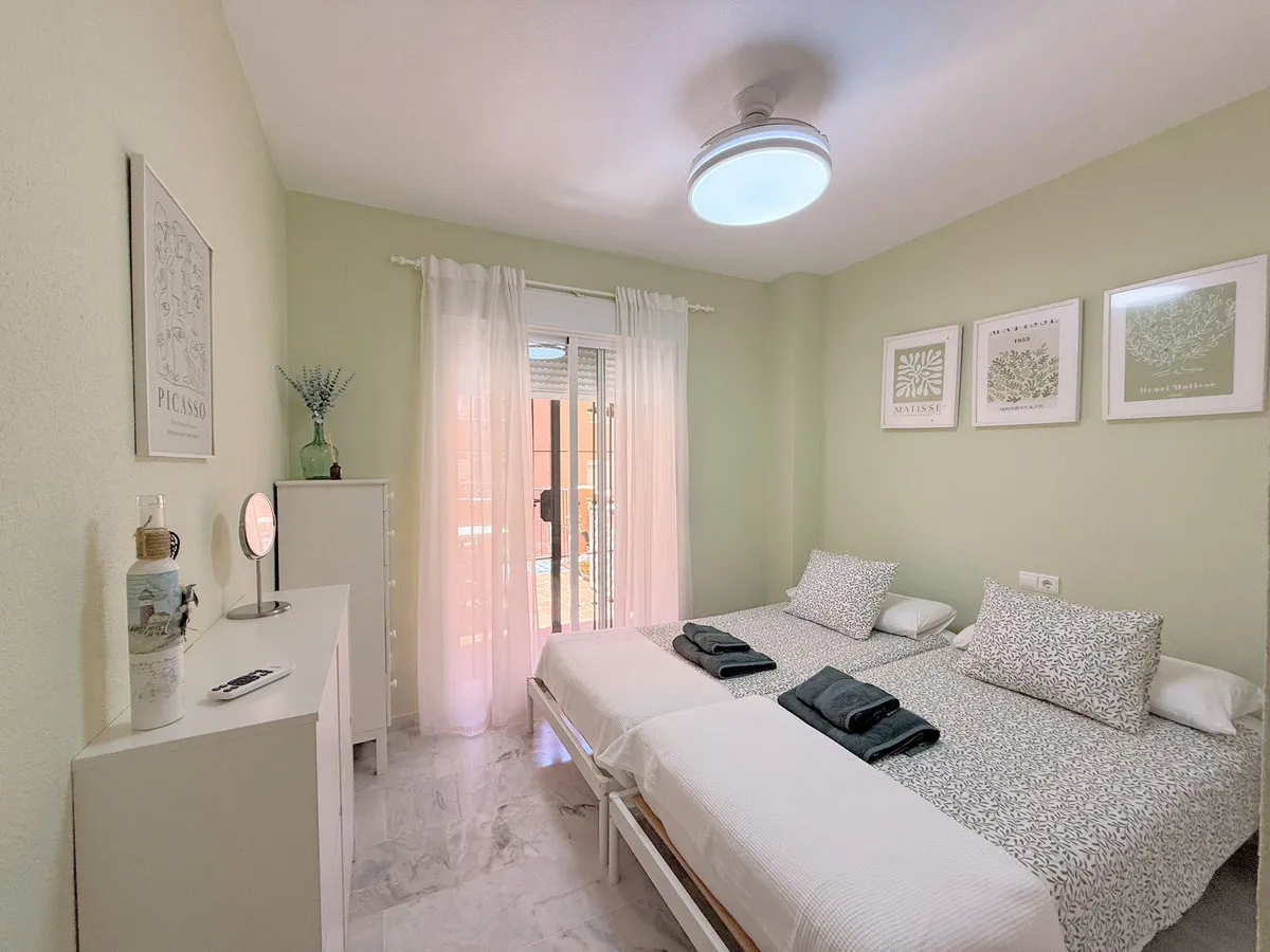 f9c4d729-d902-4b0f-b9b4-49d0bdb12710