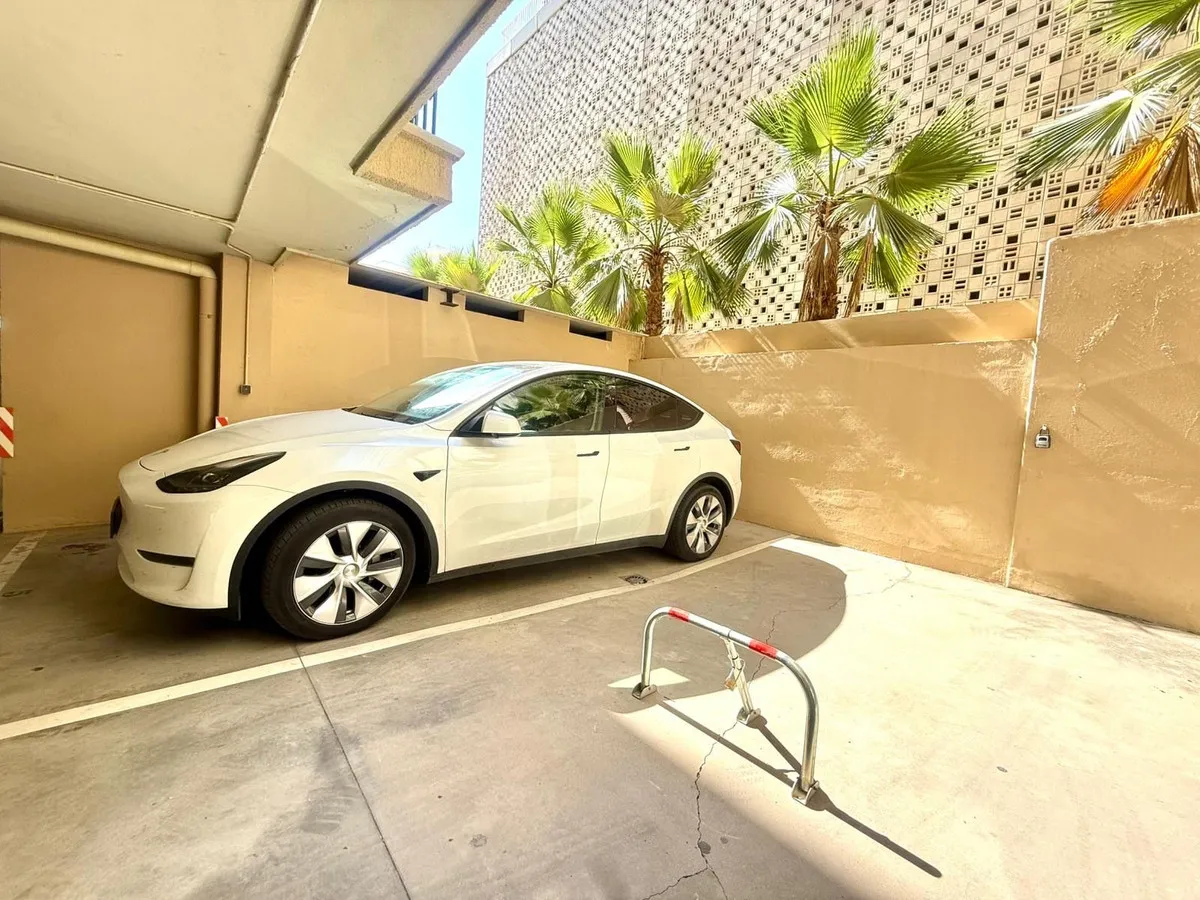 b3a8143b-0c86-46cd-bbc3-621529337942