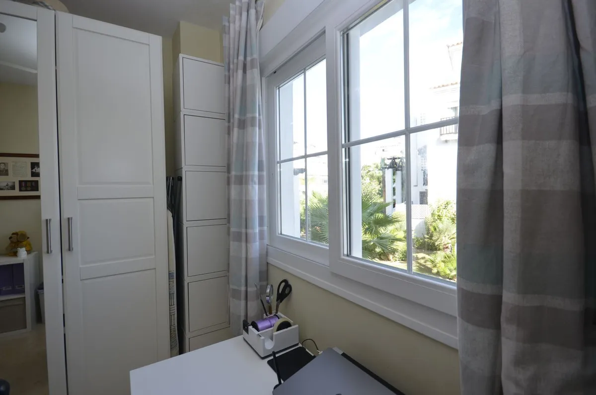 ff976a32-5478-4ca5-94c0-0583954b8662