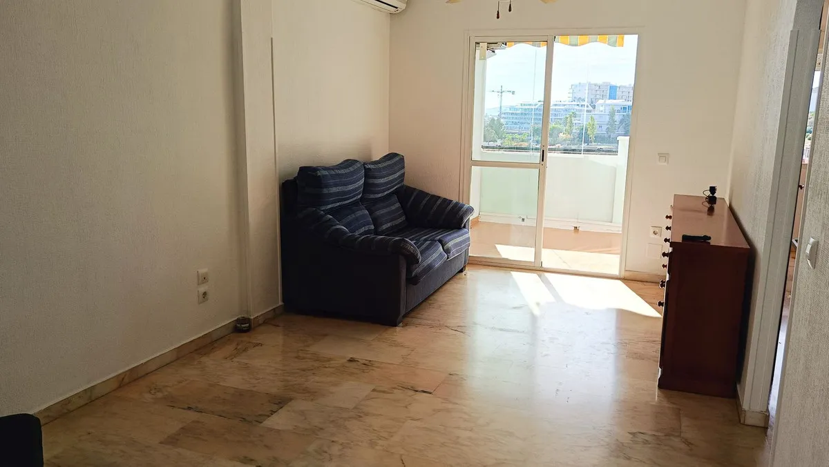 1f69b11e-1fbb-48a6-b50b-b81a517ce78b