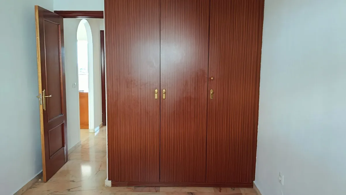 9a93b350-8cf7-4d81-9563-aacba9a049bd